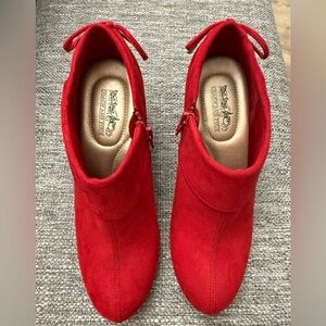 Coach and Four Red Suede Ankle Booties 3in Heel Size7.5 pre owned
